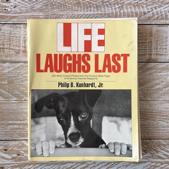 😄Life Laughs Last by Philip B. Kinhardt (1989, Paperback Book) - Picture 1 of 3